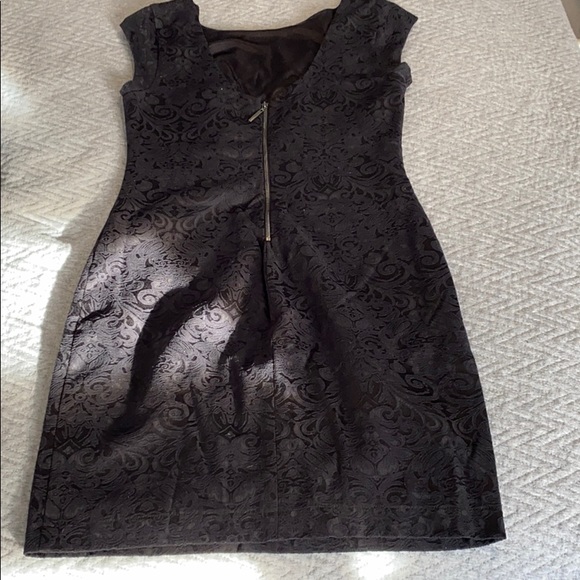 Black dress - Picture 3 of 3